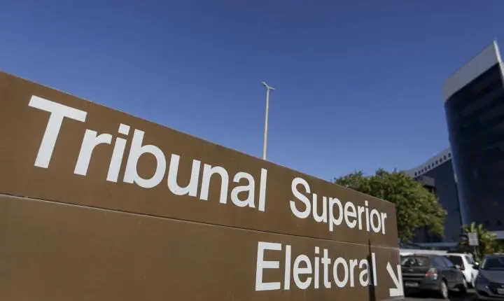 TSE retoma análise de processo que pode cassar governador de Roraima